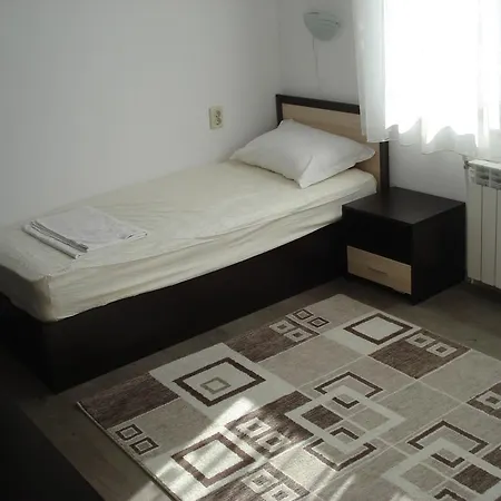 Sveti Georgi Houses Gaytaninovo